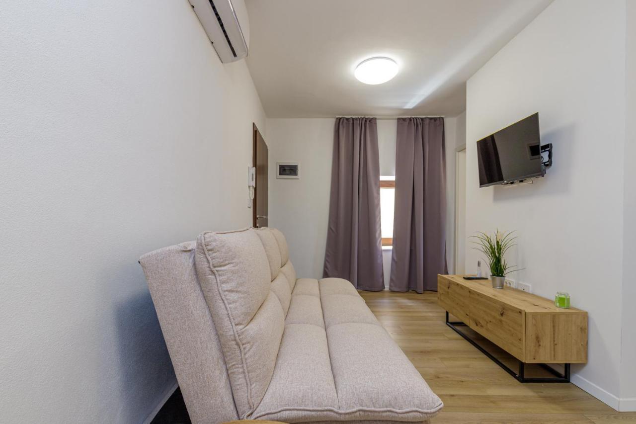 House Aves 2 Apartment Kastelir Luaran gambar
